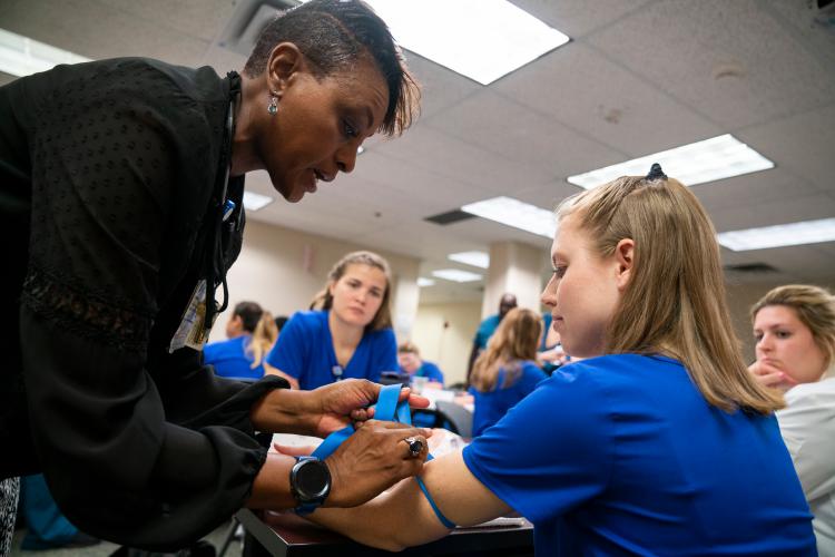 RNs in the Nurse Residency Program at JPS Health Network learn the finer points of their trade.